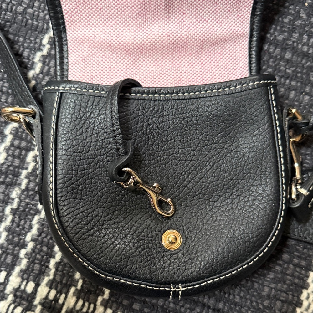 Dooney & Bourke Black Pebbled Leather Crossbody Bag - Picture 5 of 7
